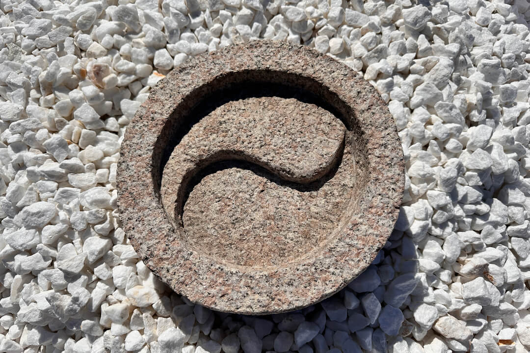 Gránit Madáritató d = 30 cm - Yin-Yang